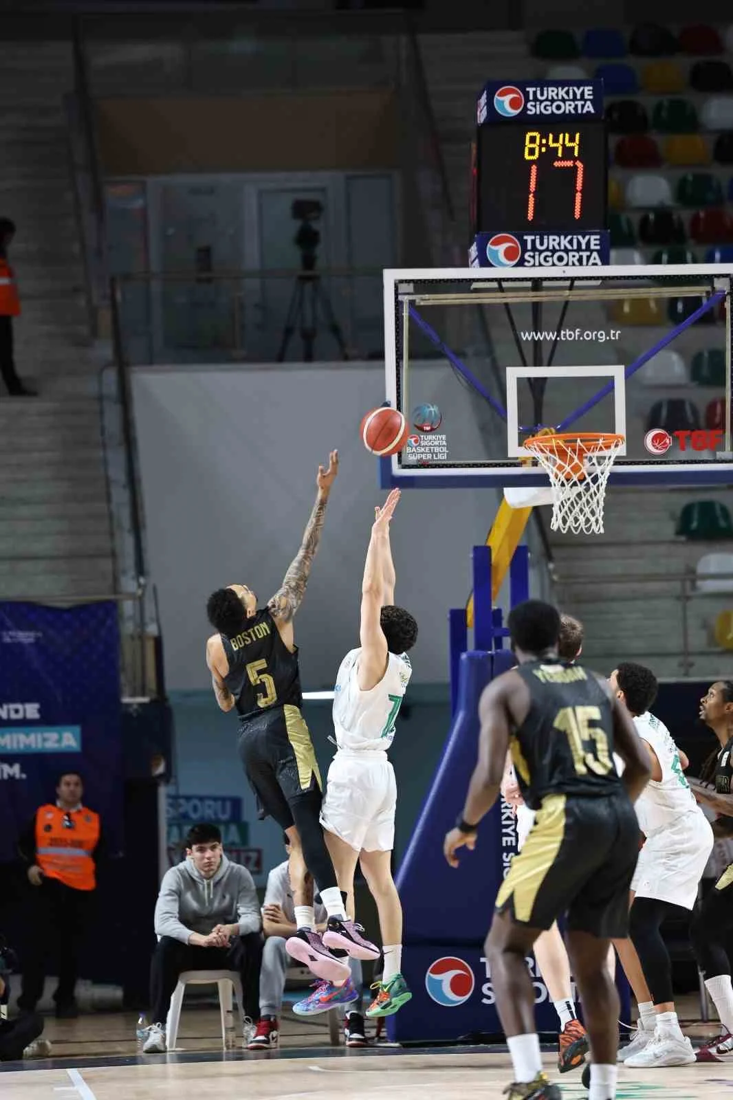 Körfez Basket evinde Trabzonspor'a mağlup oldu 5