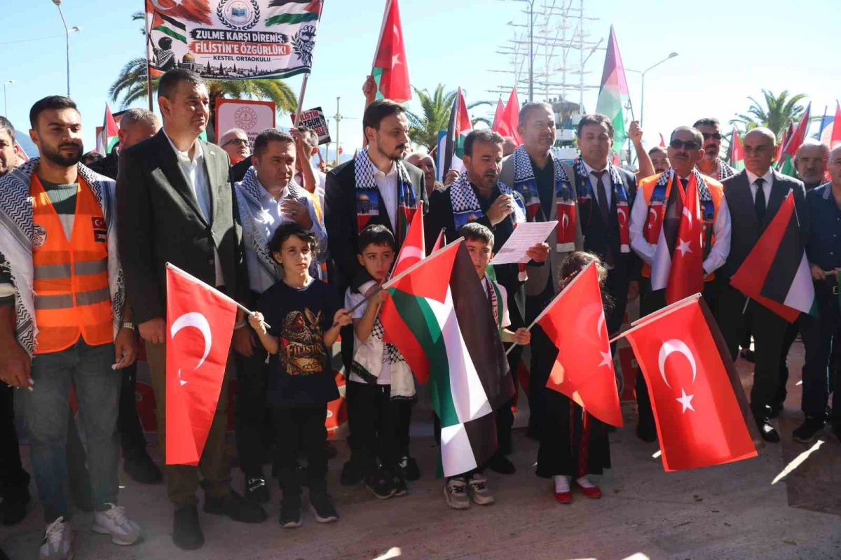 Alanya'da binlerce kişi Gazze için sessiz yürüyüş düzenledi 1