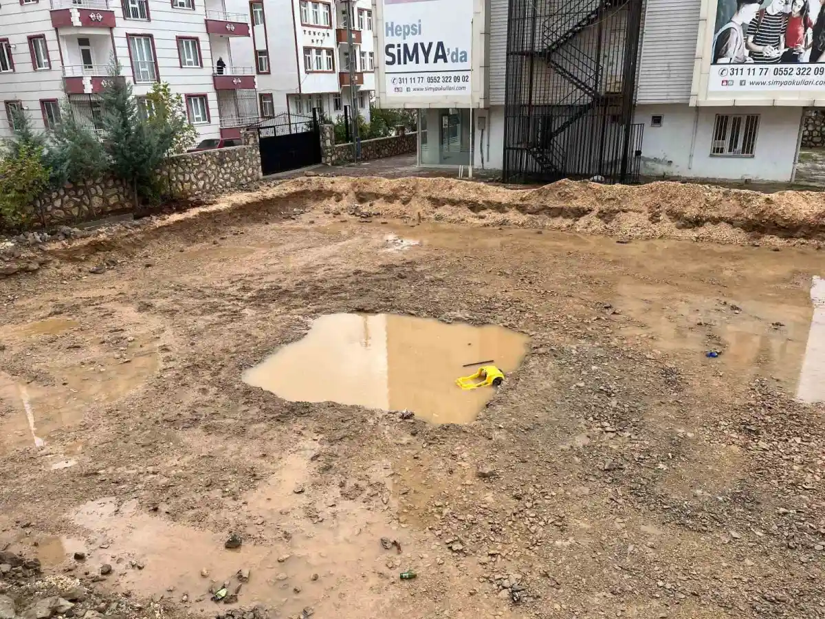 Adıyaman'da su dolu asansör çukuruna düşen 7 yaşındaki çocuk hayatını kaybetti 4