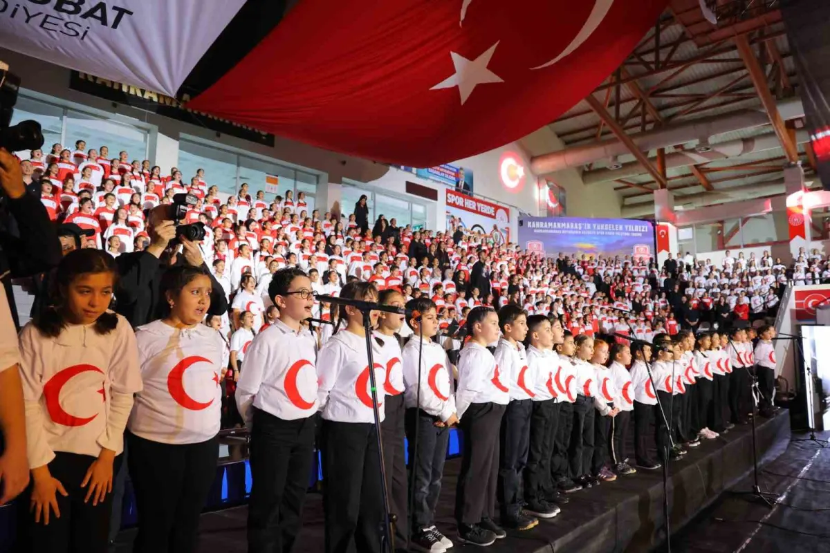 Kahramanmaraş'ta bin 300 öğrenci Cumhuriyet için aynı sahnede buluştu 1