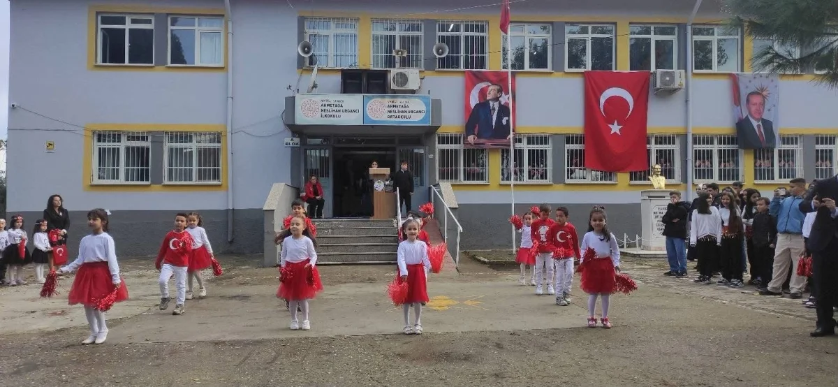 Sarıgöl'deki okullarda Cumhuriyet'in 103. yılı etkinliklerle kutlandı 3