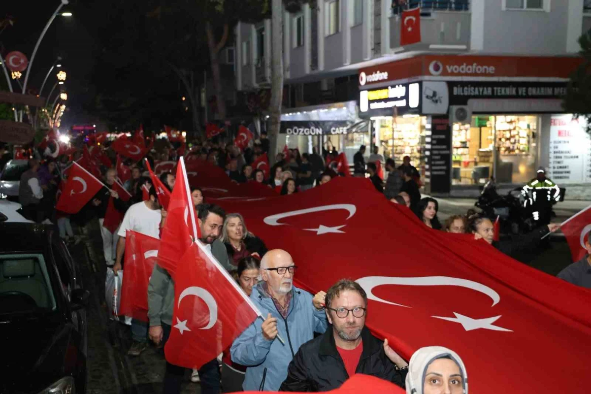 Atakum'da Cumhuriyet'in 103. yılı etkinliklerinde 600 motifli bayrak detayı 5