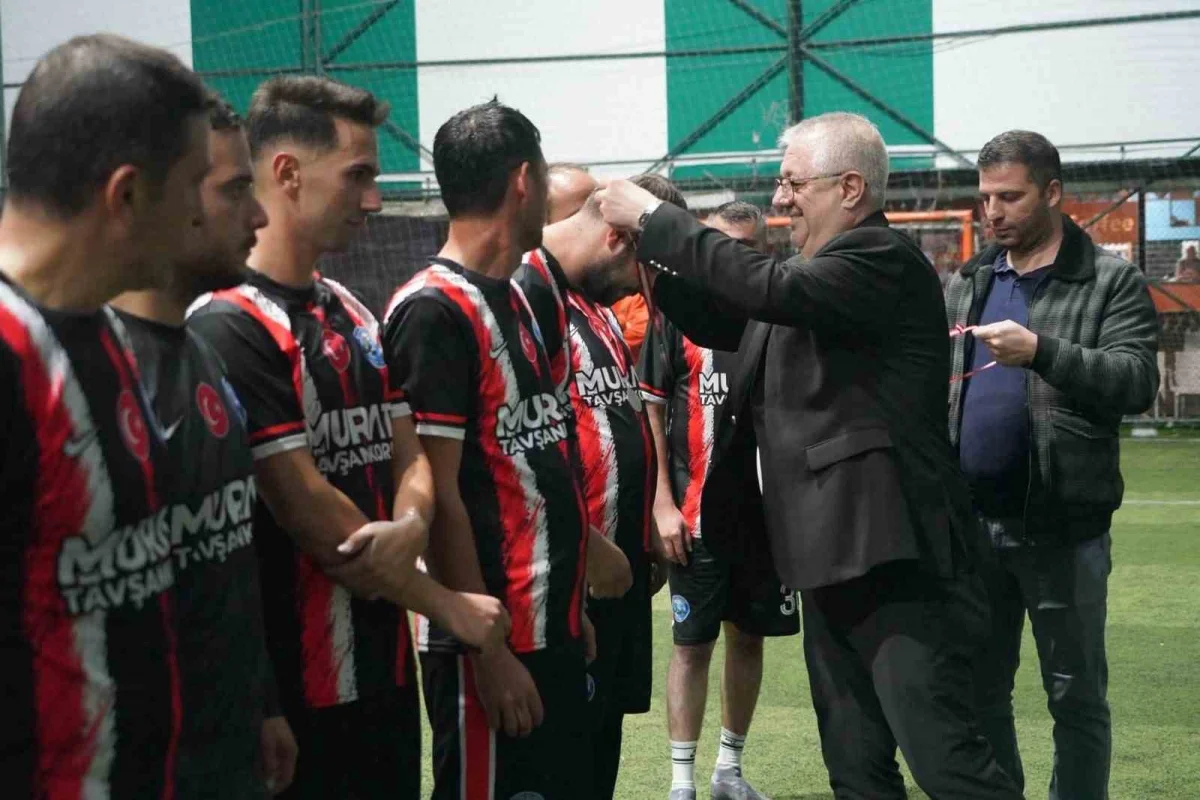 Edremit'te Cumhuriyet Kupası'nı üst üste ikinci kez 9 Eylül FK kazandı 2