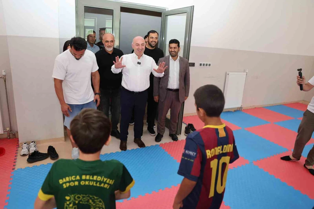 DARICA BELEDİYESİ TARAFINDAN ÇOCUKLARIN FARKLI SPOR BRANŞLARIYLA TANIŞMASI AMACIYLA DÜZENLENEN KIŞ...
