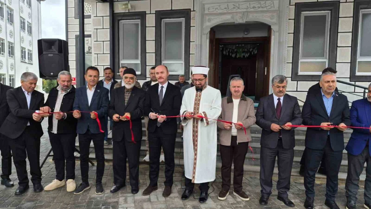 Adıyaman'da depremde yıkılan cami Giresunlu ailenin desteğiyle yeniden açıldı 2