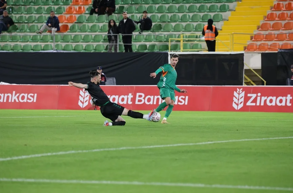 Alanyaspor kupada hata yapmadı: 12 Bingölspor'u 4-1'le geçti 3