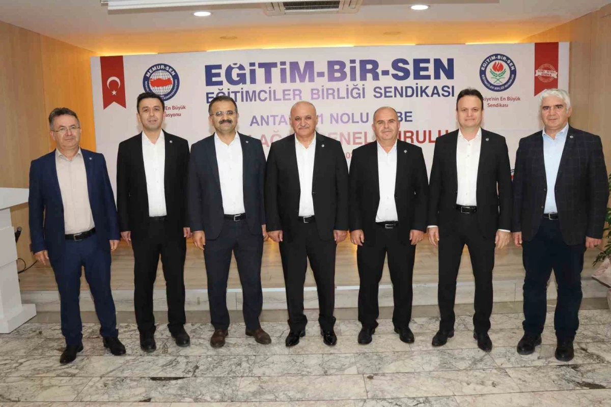 Eğitim-Bir-Sen Antalya Şubesi genel kurulunda Eyüp Bülent Miran güven tazeledi 3