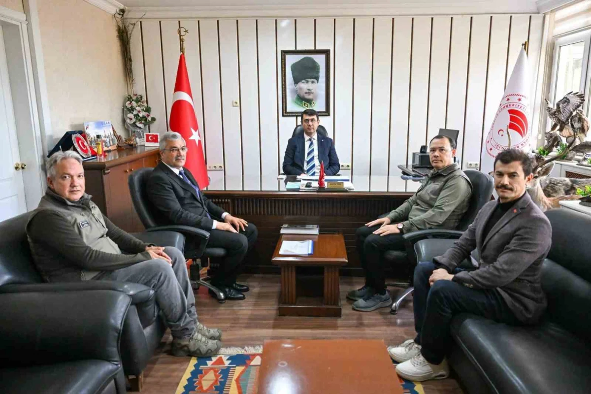Uşak Valisi Serdar Kartal'dan orman ve doğa koruma birimlerine ziyaret 1