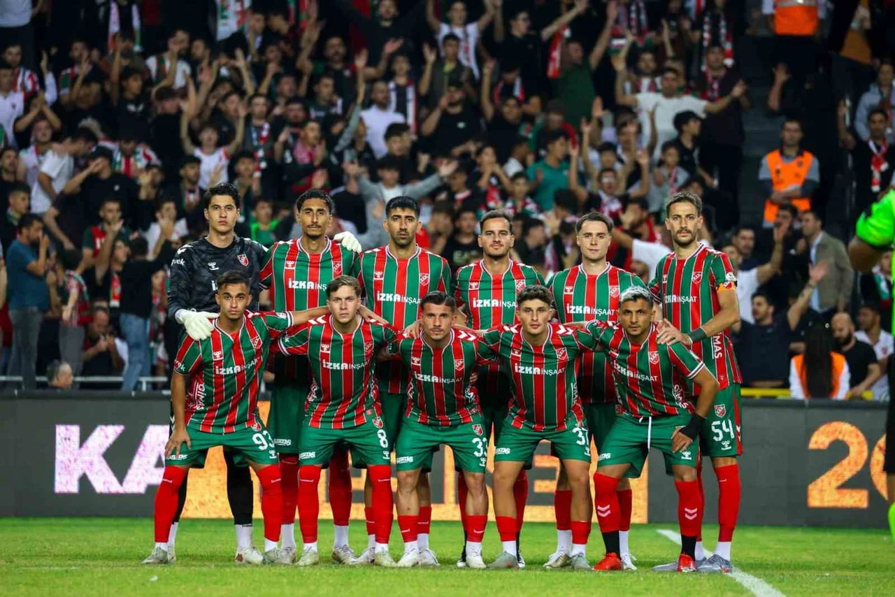 KARŞIYAKA, ZAFER UYSAL YÖNETİMİNDE KAYBETMİYOR