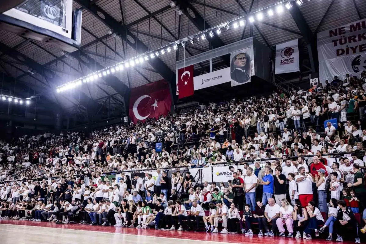 Karşıyaka evindeki ilk yenilgisini Fenerbahçe karşısında aldı 5