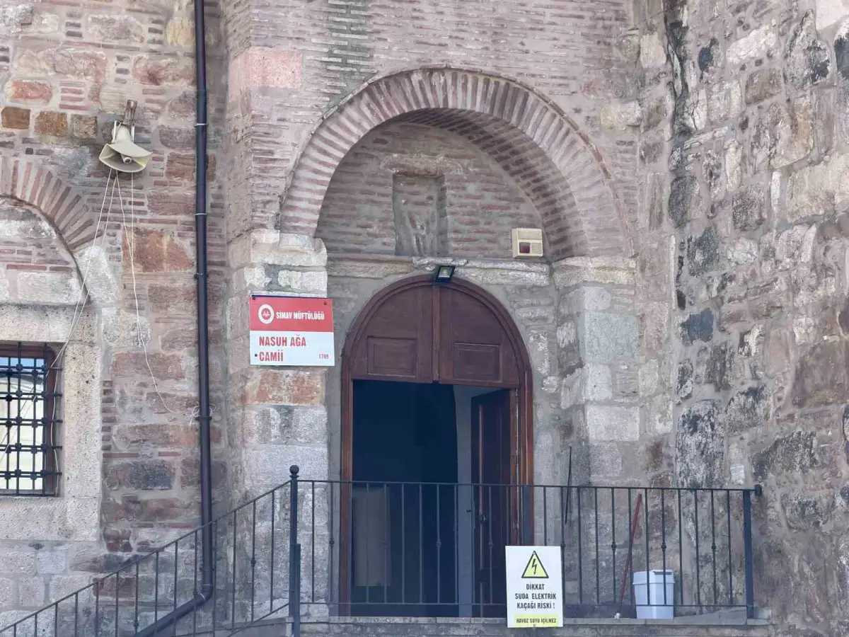 Simav'daki 235 yıllık Nasuhağa Camii zamana ve depremlere direniyor 3