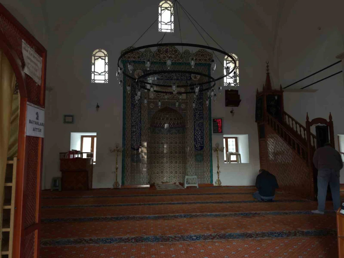 Simav'daki 235 yıllık Nasuhağa Camii zamana ve depremlere direniyor 1