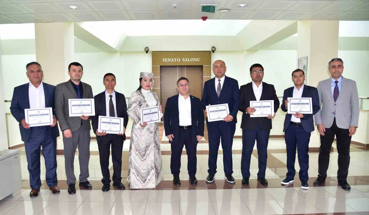 Özbekistanlı 9 akademisyen Balıkesir Üniversitesindeki programı tamamladı 2