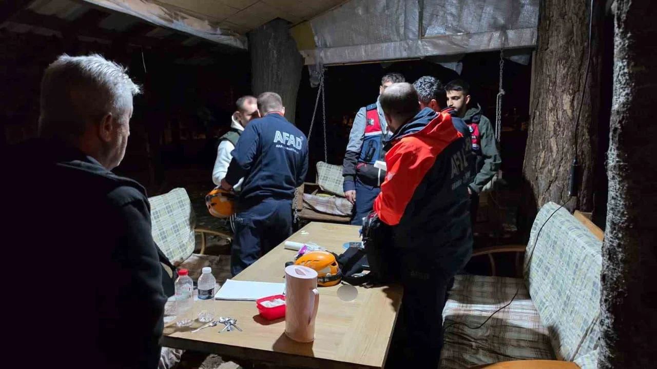 SAKARYA’NIN AKYAZI İLÇESİNDE İKİ GÜNDEN BU YANA HABER ALINAMAYAN 78 YAŞINDAKİ ALZHEİMER HASTASI...