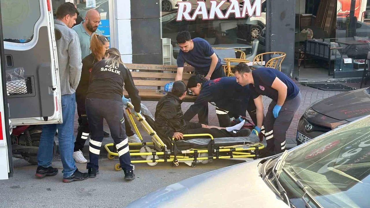 BOLU’DA MEYDANA GELEN KAZADA DÖNEL KAVŞAKTA DEVRİLEN MOTOSİKLETİN SÜRÜCÜSÜ YARALANDI.