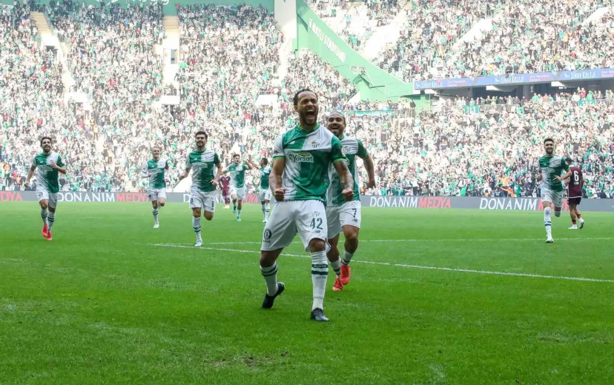 Trendyol 1. Lig: Bursaspor sahasında Bandırmaspor'u 3-0 mağlup etti 1