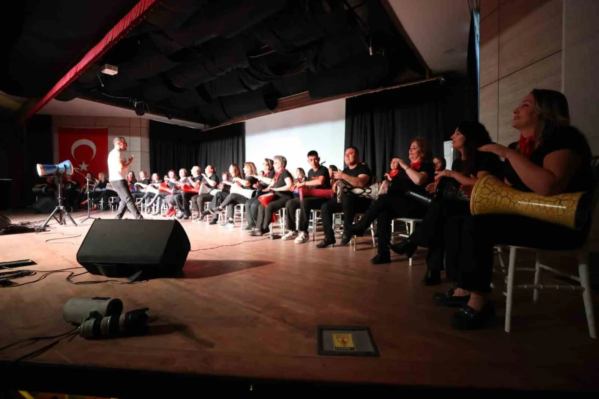 Yunusemre'de Cumhuriyet Bayramı sanat ve müzik dolu etkinliklerle kutlandı 2