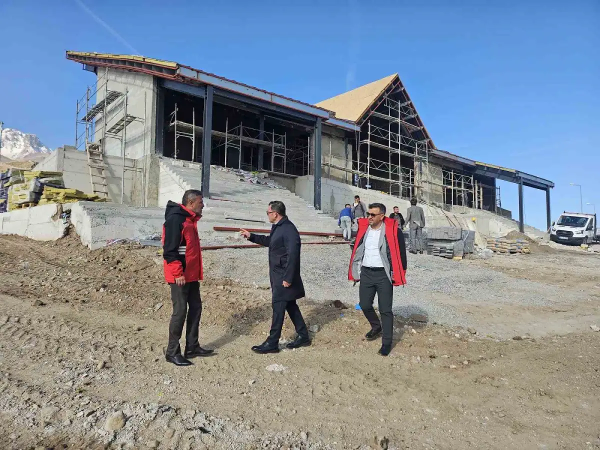 Erciyes'te dağ kızağı tesisi inşaatı incelendi 3