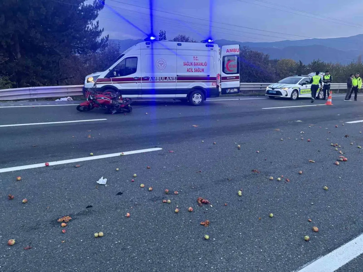 Kastamonu'da otomobil ile sepetli motosiklet çarpıştı: 1 yaralı 2
