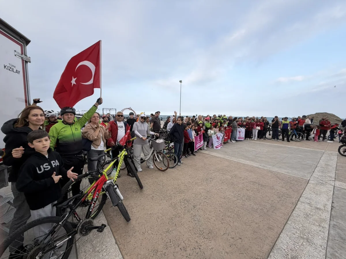 Samsun'da Cumhuriyet coşkusu sahil boyunca pedallarla taşındı 2
