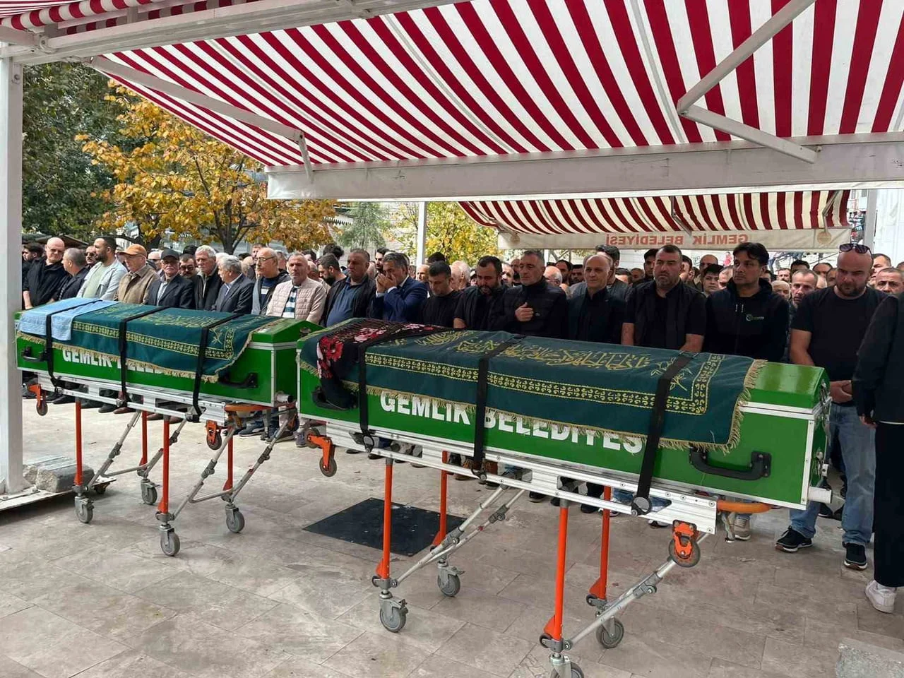 BURSA’NIN GEMLİK İLÇESİNDE, 67 YAŞINDAKİ VURAL KARA İLE EŞİ ASİYE KARA, DÜZENLENEN CENAZE...