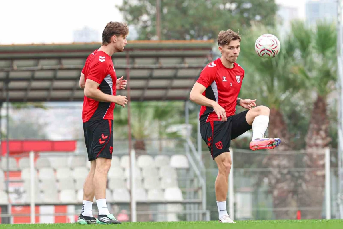 Samsunspor'da Başakşehir FK mesaisi çift antrenmanla başladı 1