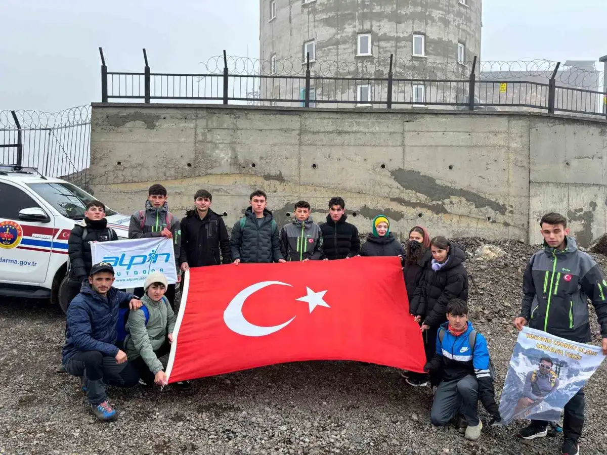 Palandöken'in zirvesine Cumhuriyet tırmanışı 2