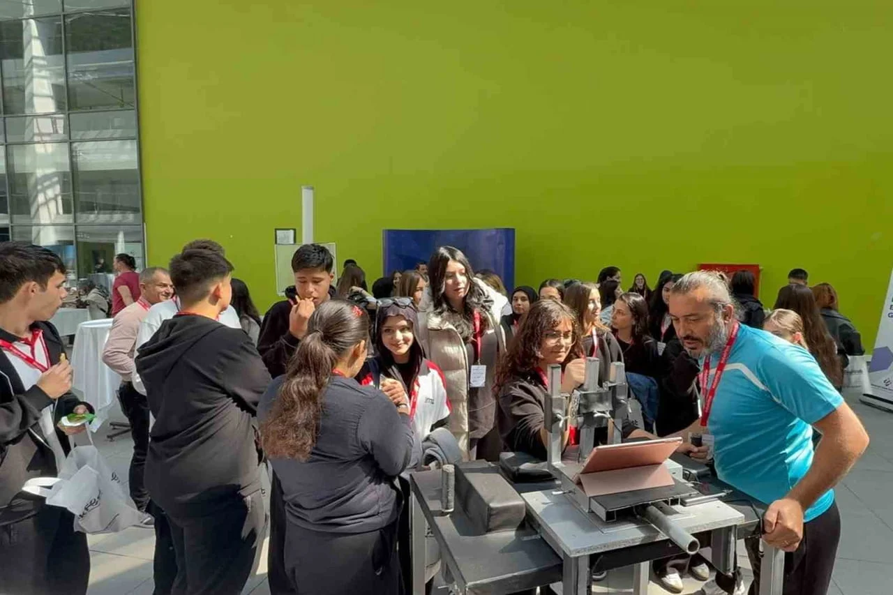 BŞEÜ'DE YENİLİKÇİ BULUŞLAR ESTEKFEST 2026'DA TANITILDI