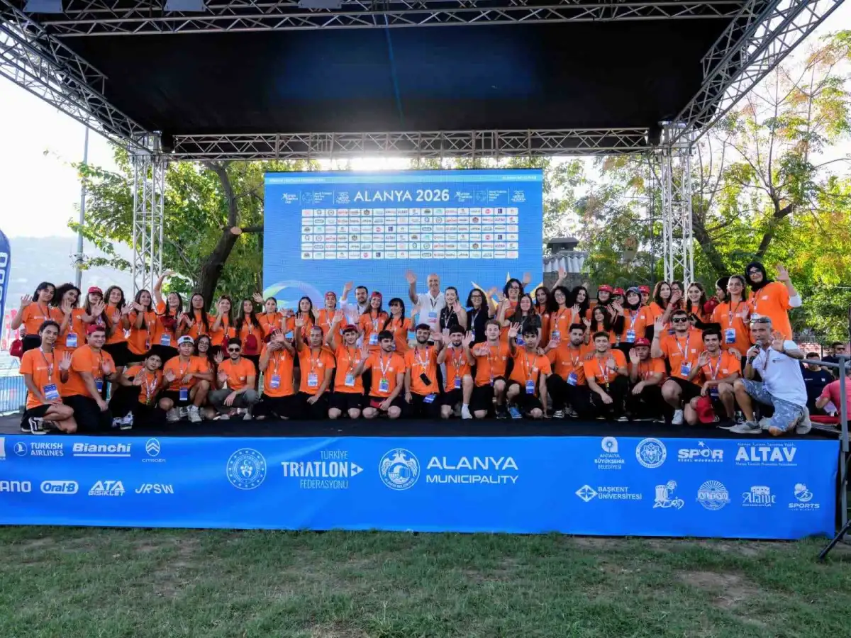Alanya'da 35. Uluslararası Triatlon heyecanı rekor katılımla başladı 5