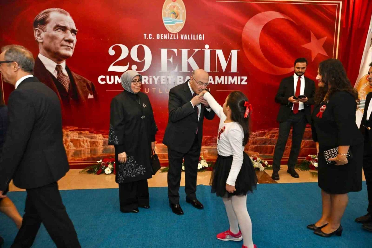 Denizli'de Cumhuriyet'in 103. yıl dönümü resepsiyonunda istikbal vurgusu 5