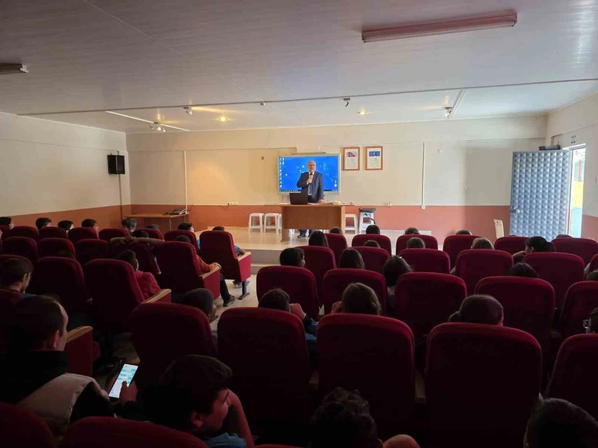 Köşk'teki ortaokulda İslam bilim tarihi seminerleri başladı 5