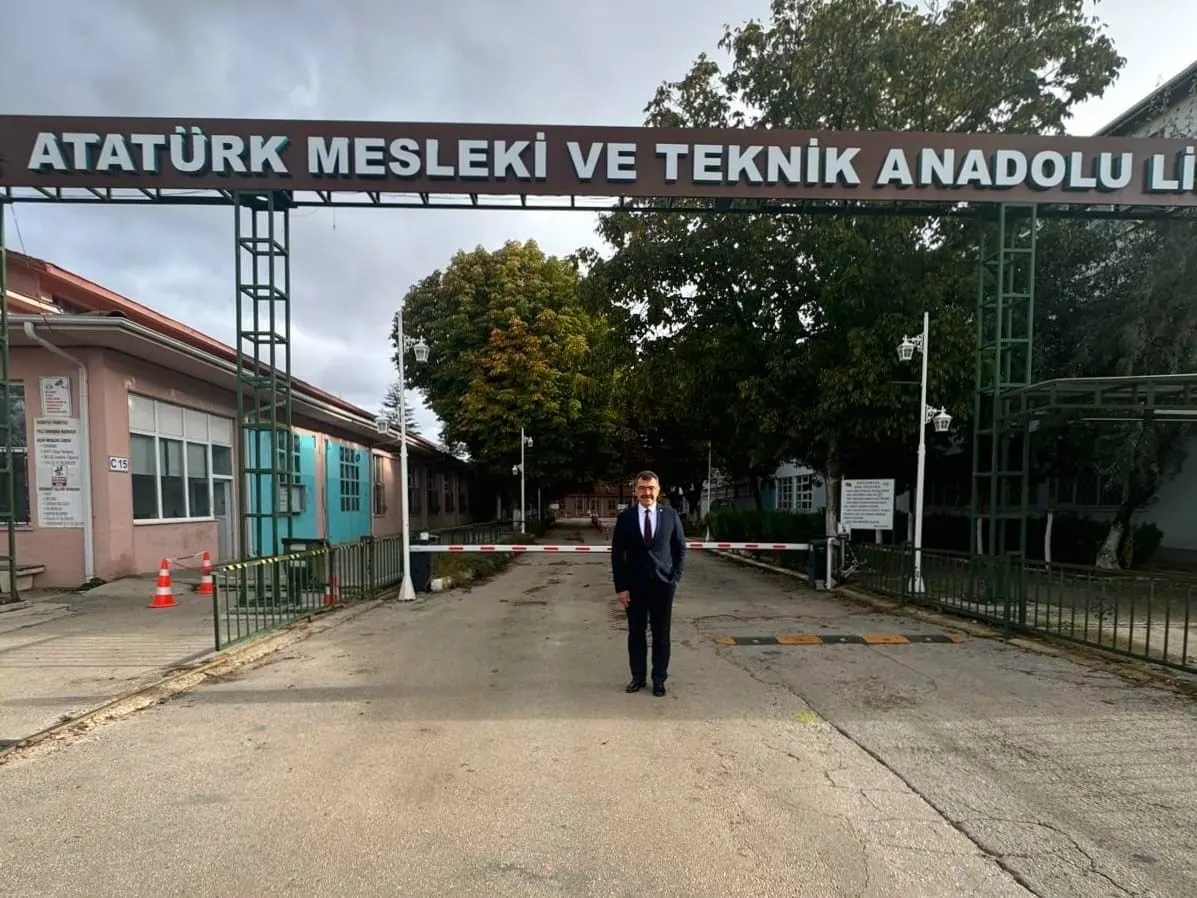 Prof. Dr. Hasan Mandal mezun olduğu lisede tecrübelerini paylaştı 3
