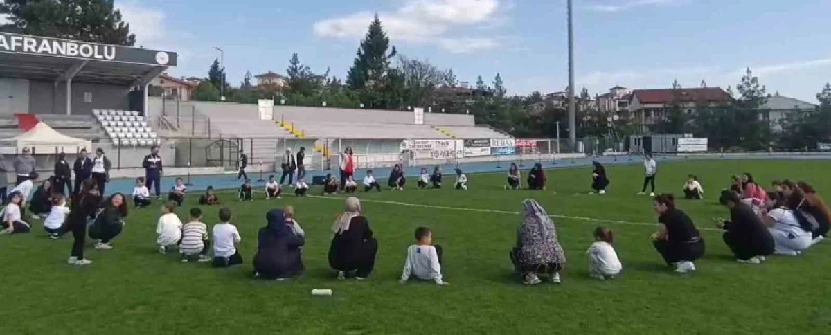 Safranbolu'da öğrenciler ve aileleri geleneksel oyunlarda buluştu 4