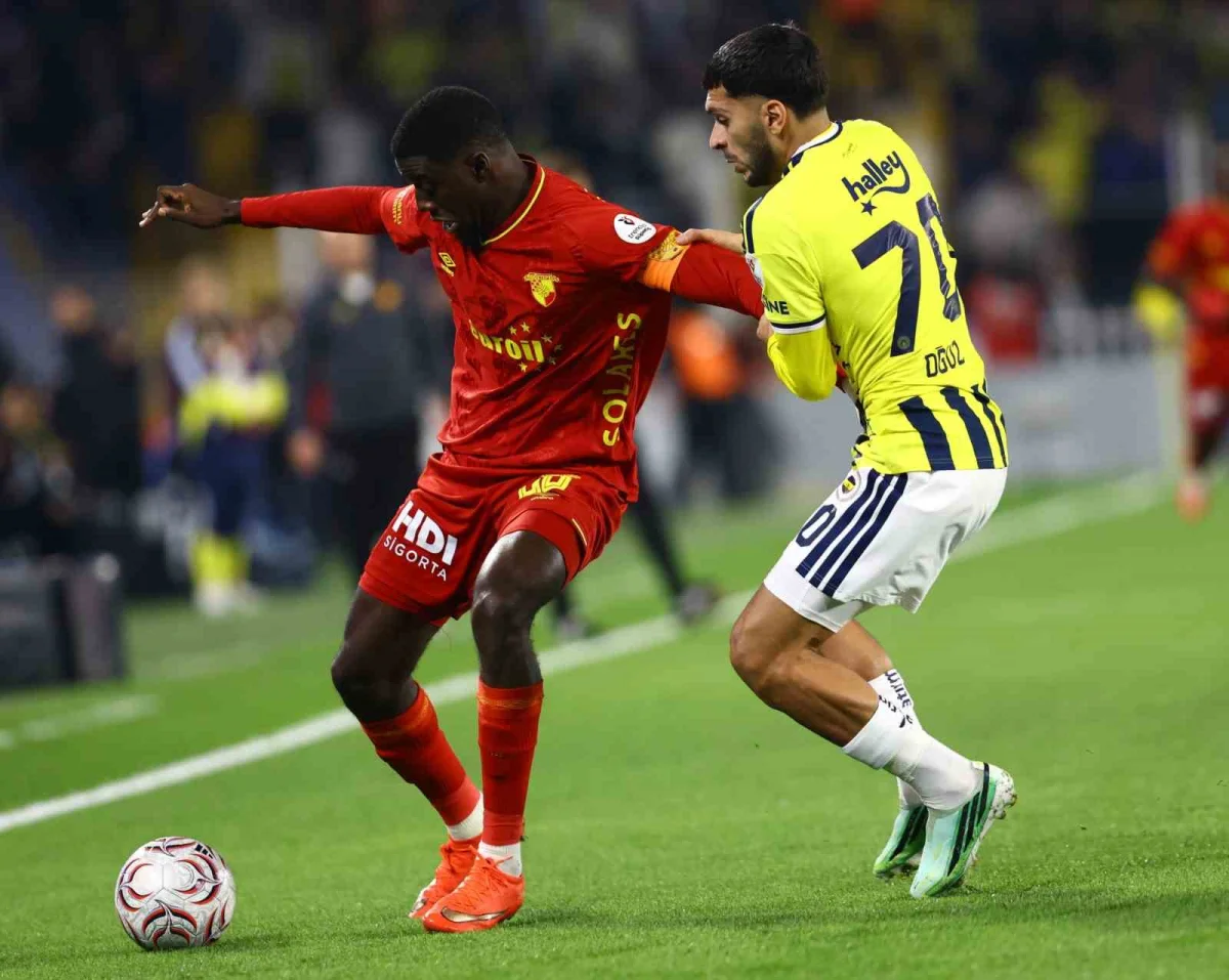 Fenerbahçe ile Göztepe maçında ilk 15 dakika golsüz geçildi 1