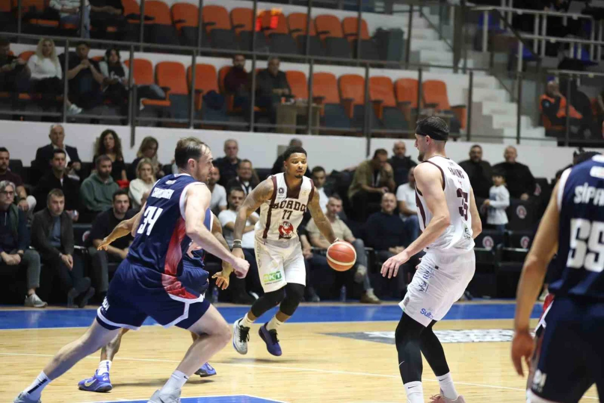 Bordo Basketbol lig lideri Bahçeşehir Koleji'ni 103-88 mağlup etti 3