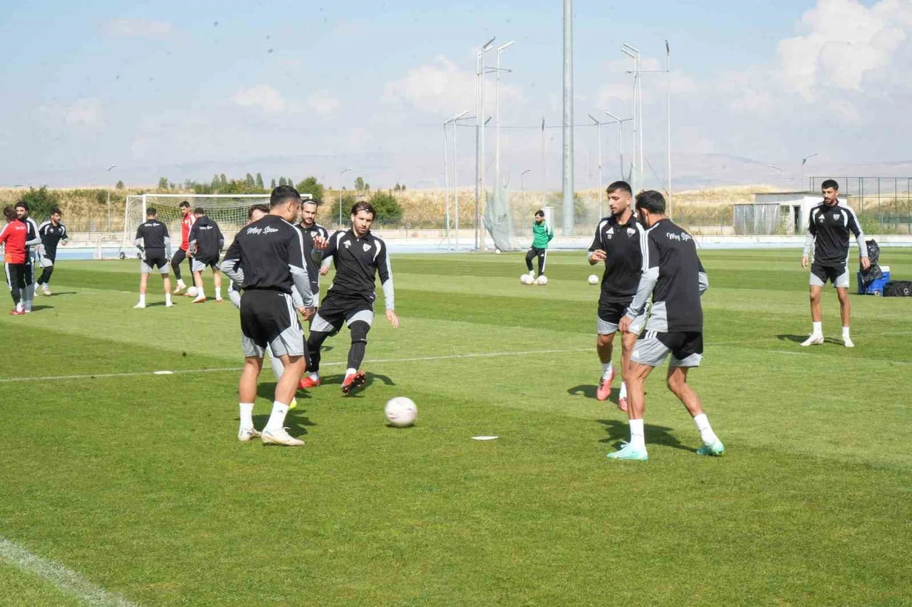 TFF 2. LİG BEYAZ GRUP’TA MÜCADELE EDEN MUŞSPOR, LİGİN 6. HAFTASINDA KARŞILAŞACAĞI GMG...