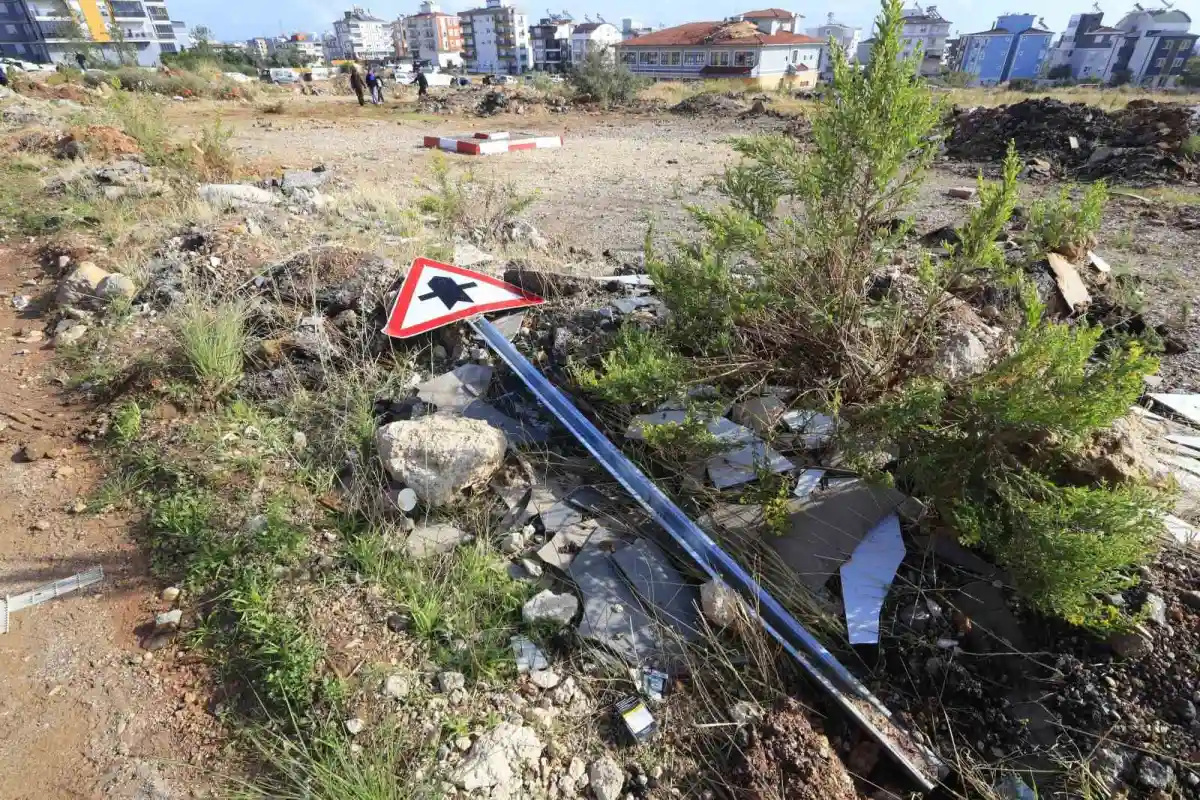 Antalya'daki hortum faciasında 2 şüpheli adliyeye sevk ediliyor 5
