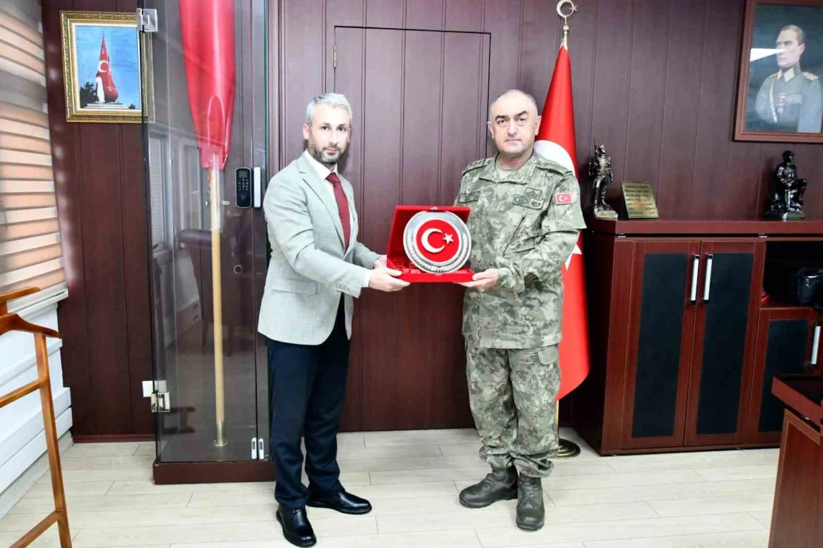 Manisa'da şehit aileleri ve gazilerden Albay Altınok'a ziyaret 3