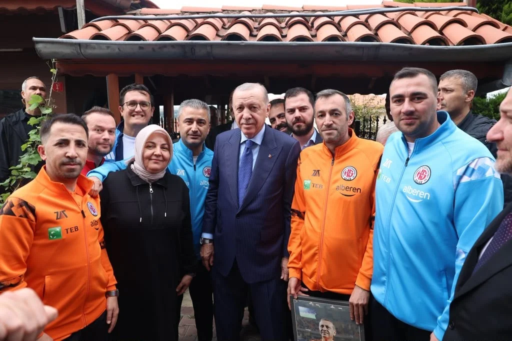 Cumhurbaşkanı Erdoğan, İstanbul Kastamonuspor heyetini Fatih'te kabul etti 1