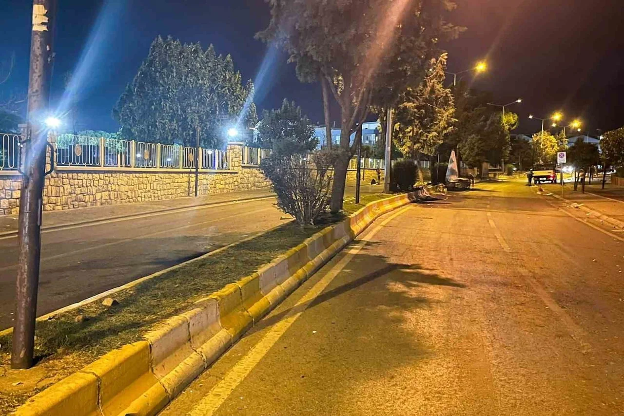 EFELER BELEDİYESİ SEMT PAZARLARINDA TEMİZLİK ÇALIŞMASI YAPTI