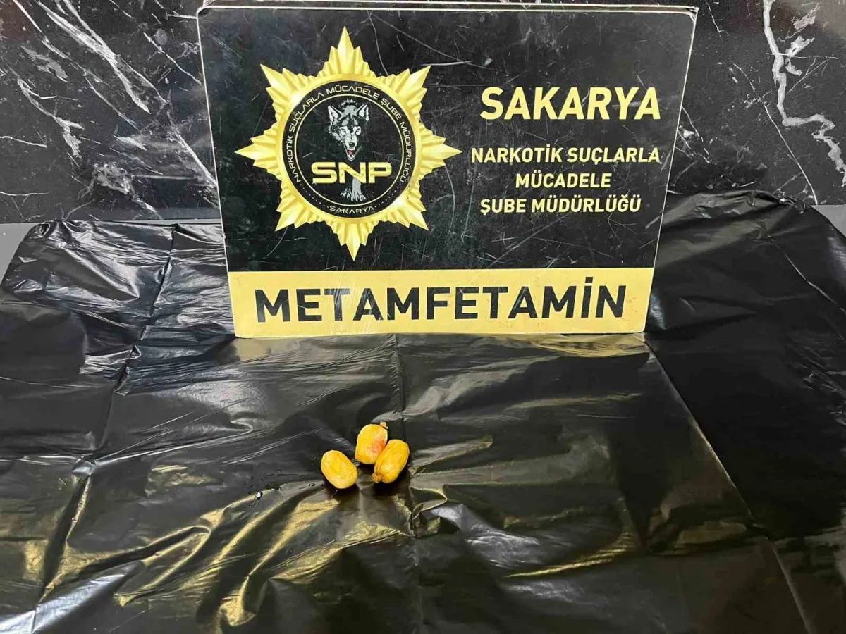 Sakarya'da midesinde uyuşturucu taşıyan İran uyruklu şüpheli tutuklandı 2