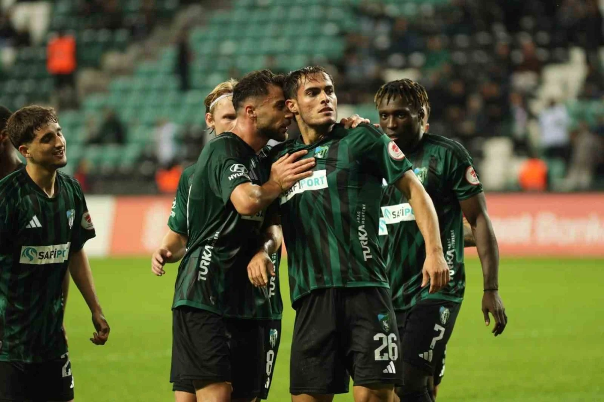 Kocaelispor kupada hata yapmadı: Mazıdağı Fosfatspor'u 3-0'la geçti 2