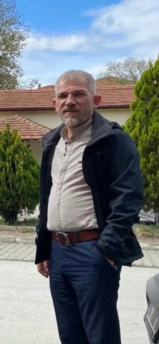 Karabük'te devrilen traktörün altında kalan sürücü hayatını kaybetti 3