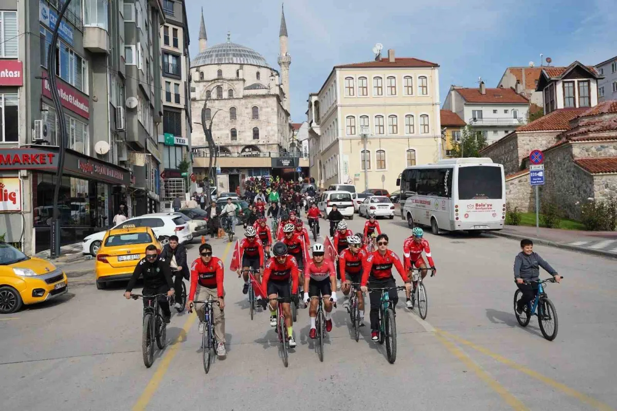 Bolu'da Cumhuriyet'in 103'üncü yılı bisiklet turuyla kutlandı 4