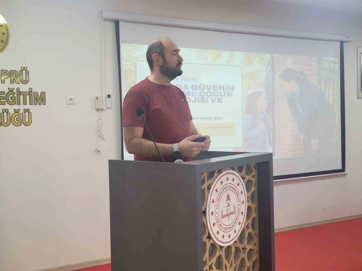 Samsun'da okul bahçe görevlilerine kapsamlı güvenlik ve iletişim eğitimi 3