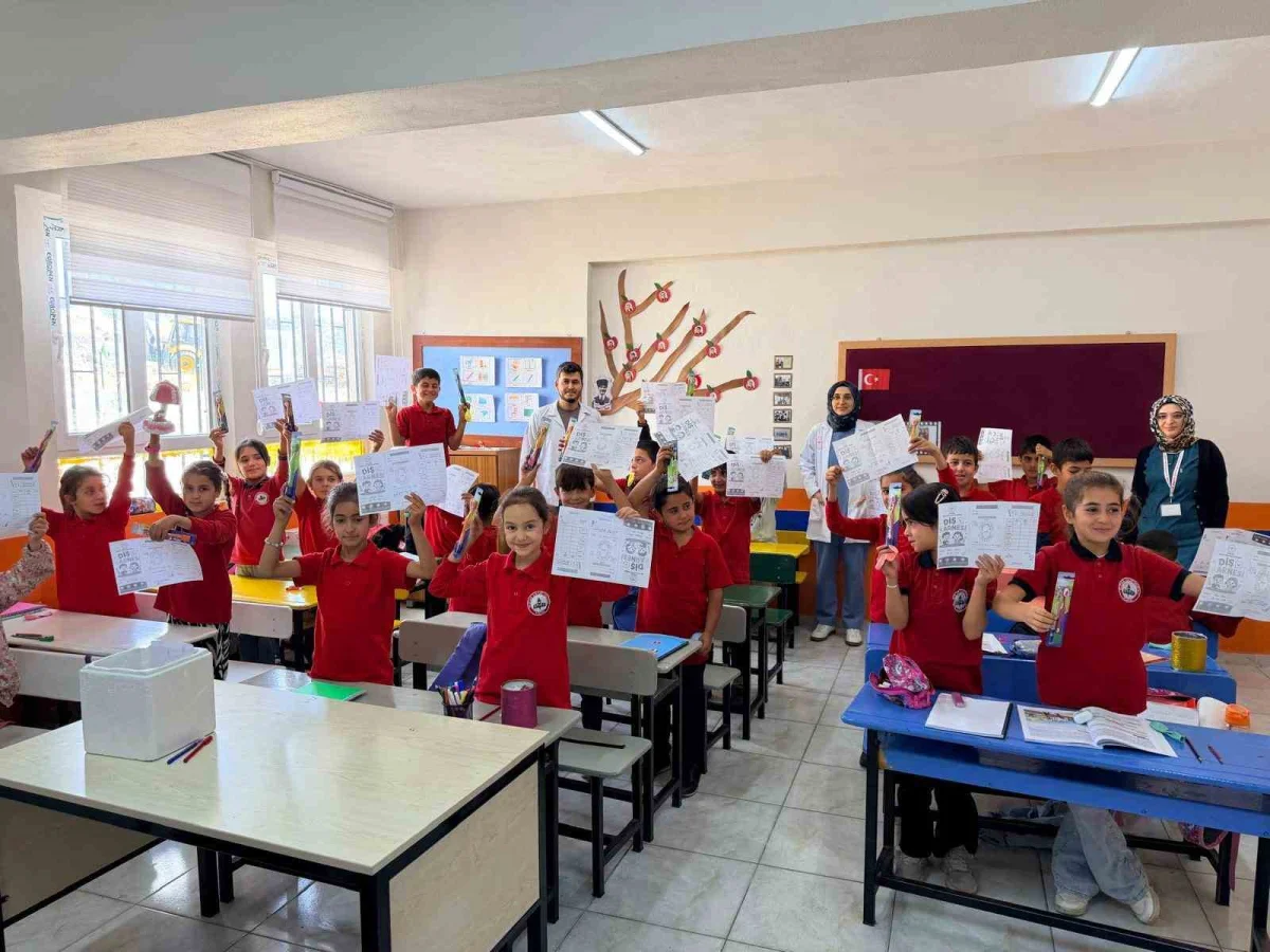 Kâhta'da köy okullarındaki öğrencilere ağız ve diş sağlığı eğitimi 3