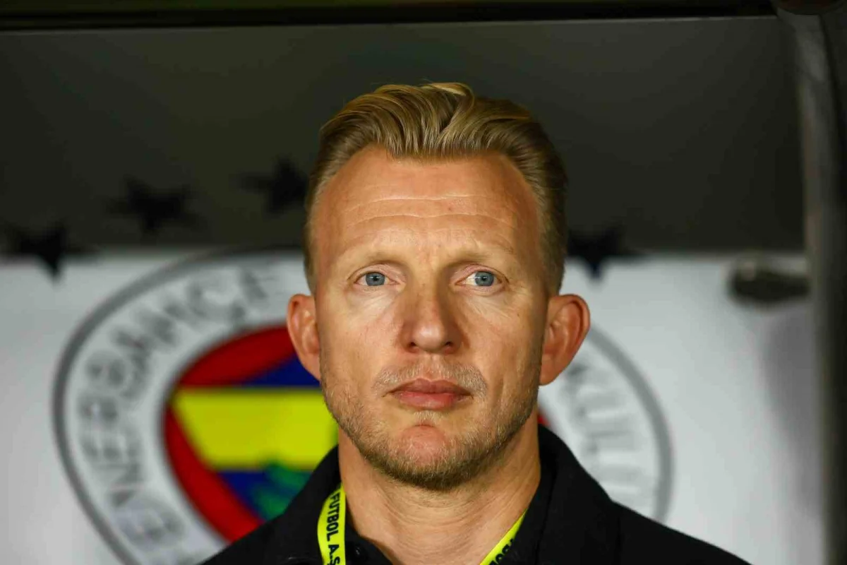Fenerbahçe ile Göztepe maçında ilk 15 dakika golsüz geçildi 3