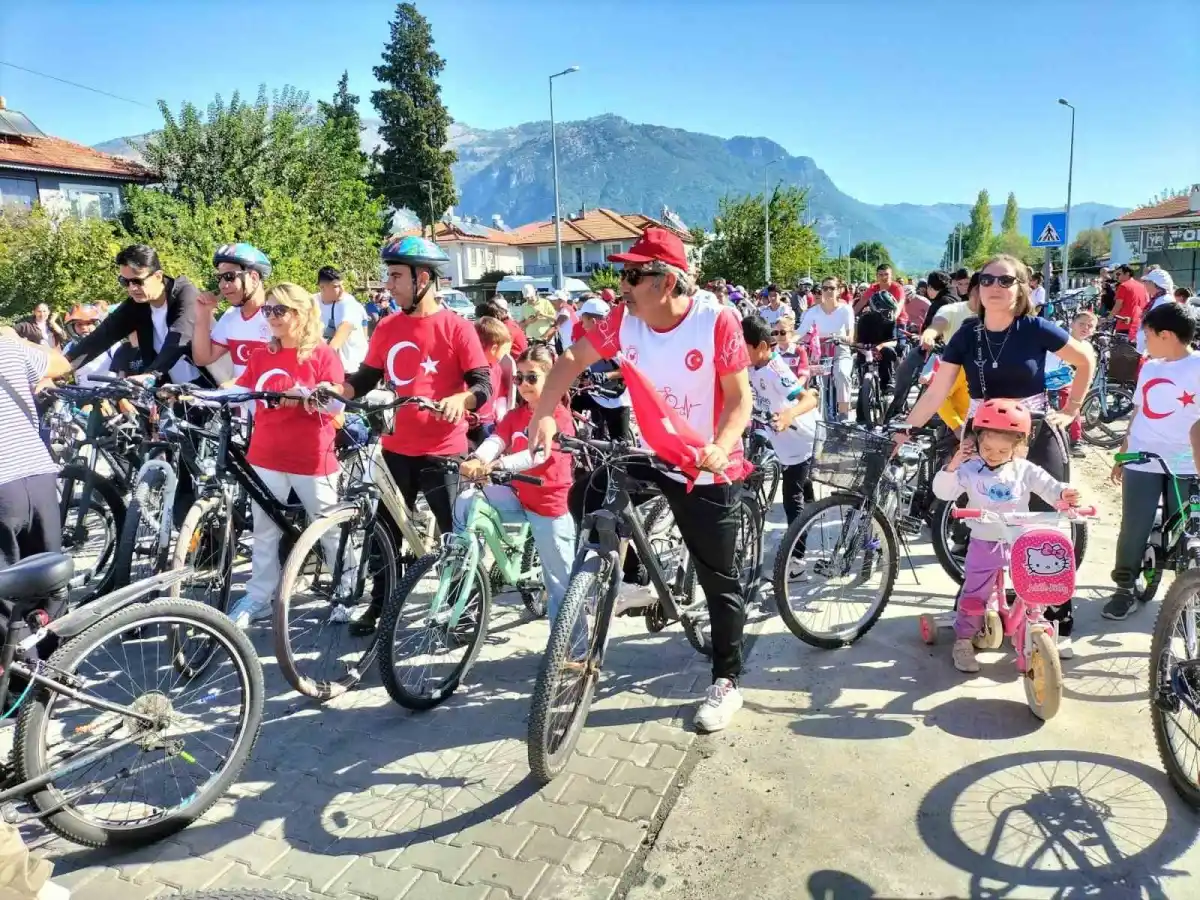 Köyceğiz'de Cumhuriyet coşkusuyla pedallar çevrildi 3
