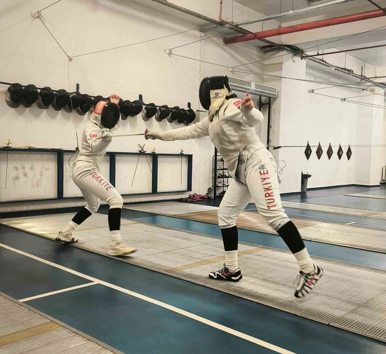 ESKİŞEHİR'DE AMATÖR SPOR HAFTASI ETKİNLİKLERİ KAPSAMINDA PROF. DR. FETHİ HEPER ESKRİM SALONU’NDA...