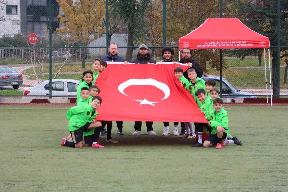 Eskişehir'de 29 Ekim Cumhuriyet Bayramı futbol müsabakaları tamamlandı 4